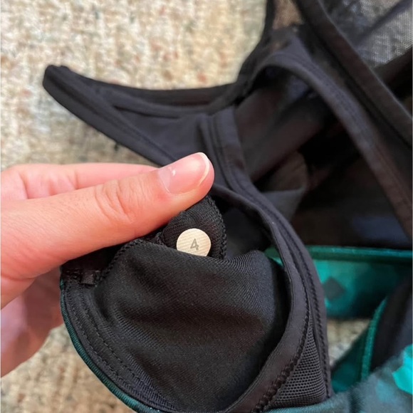Lululemon bra top. Size 4 - Picture 4 of 4